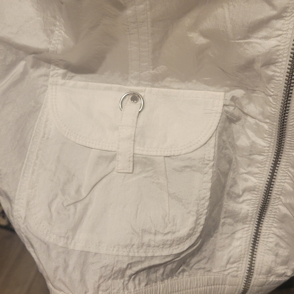 Zenergy by Chico's size 2 NWT black & white zip up vest. - Picture 4 of 10